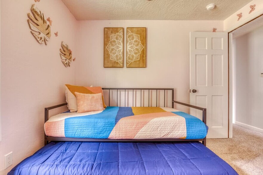 Building Photo - 353 Brightwood Ct