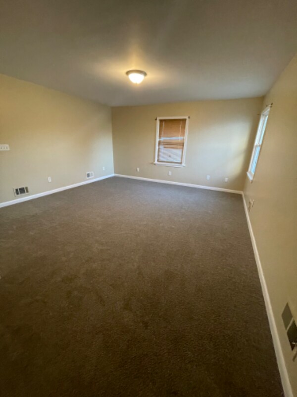 Building Photo - 44 Brookdale Park