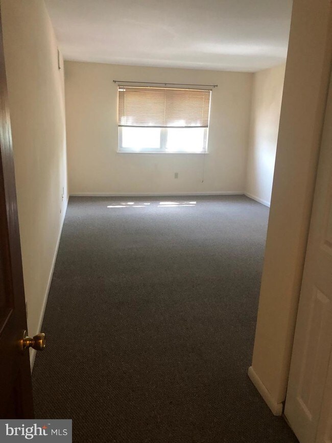 Building Photo - 2900 State Hill Rd