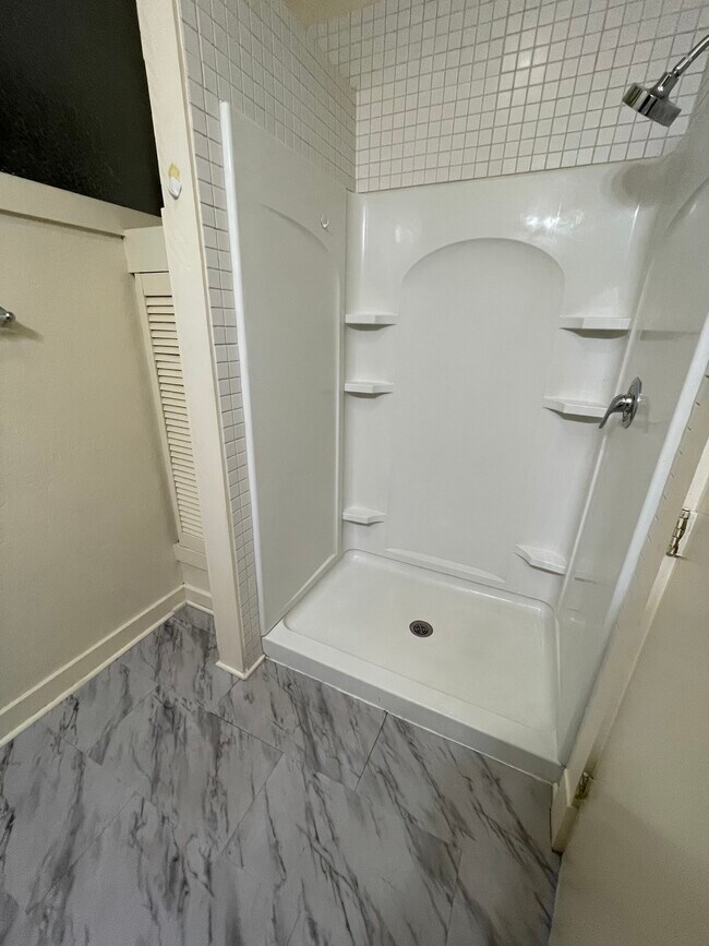 Building Photo - Sunflower Estate LLC