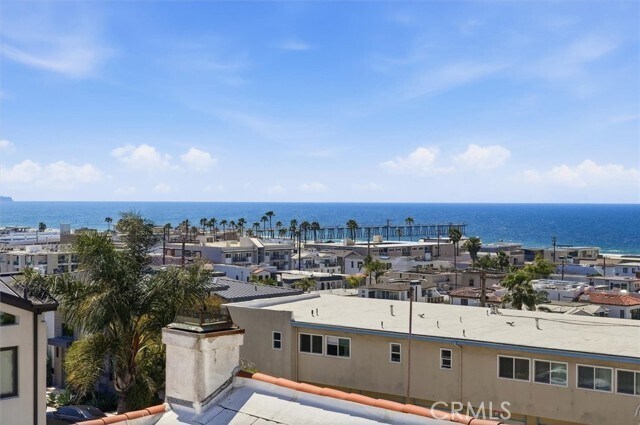 Building Photo - 1738 Manhattan Ave