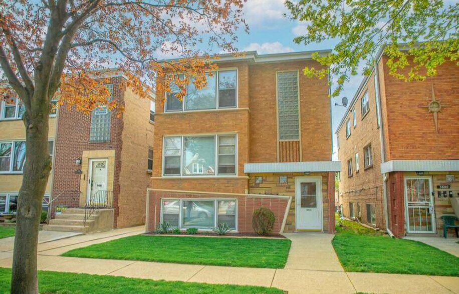 Primary Photo - 3602 Clarence Ave