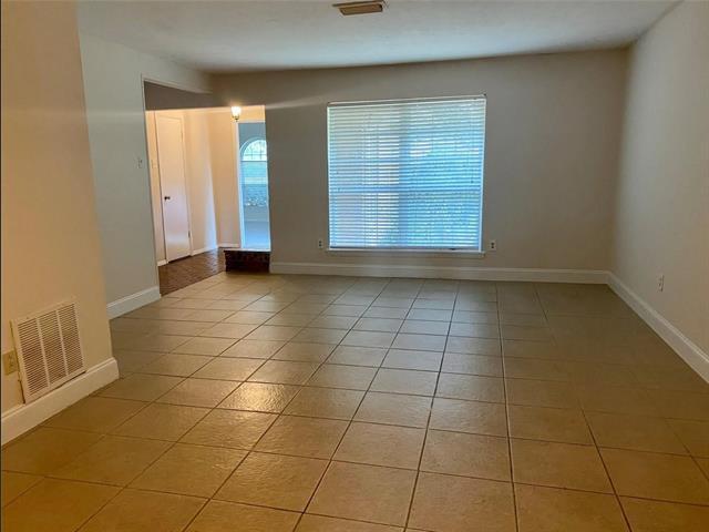 Building Photo - 7621 Dentcrest Dr