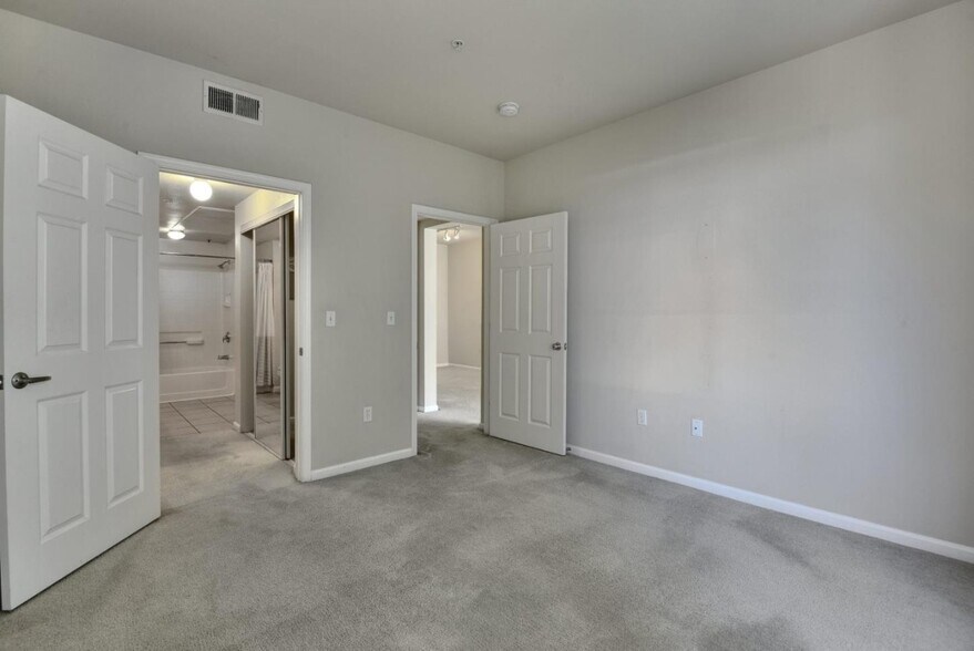 Building Photo - 1060 S 3rd St