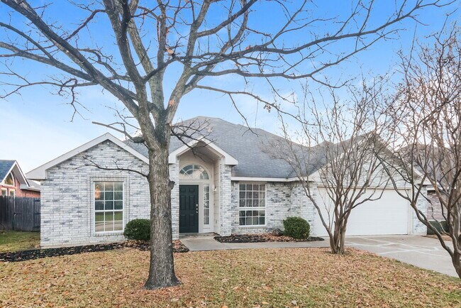 Building Photo - 138 Woodcreek Dr