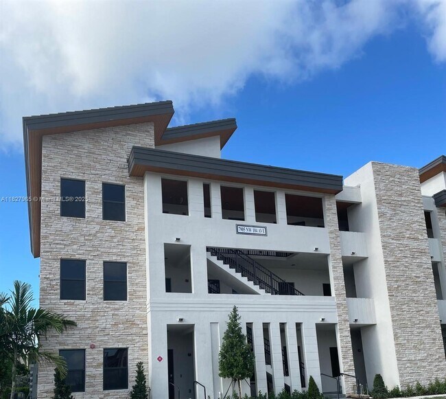 Building Photo - 7905 NW 104th Ave