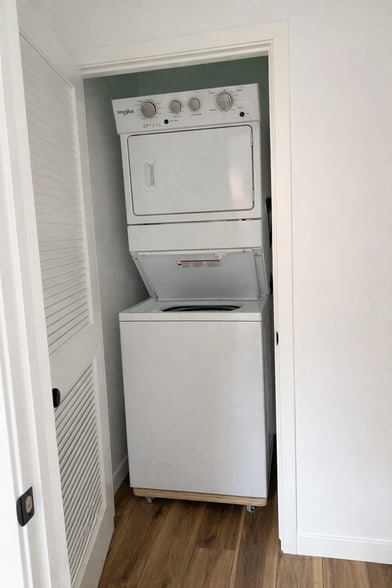 Building Photo - 1615 Phillips Ln