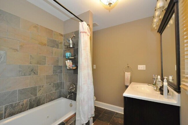 Building Photo - 3BR Near East Atlanta Village
