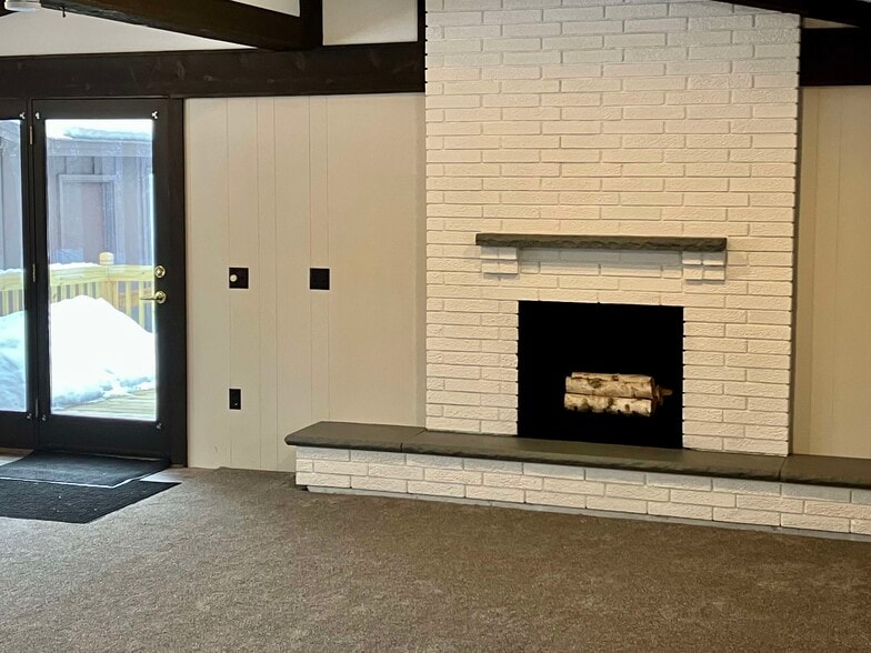 Building Photo - 6751 Geneva Ave S