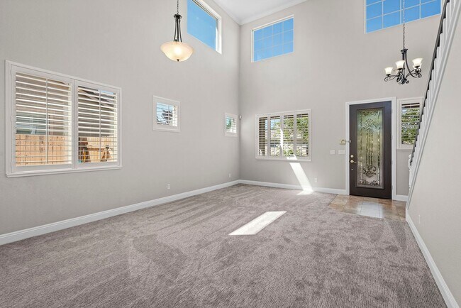 Building Photo - Stunning Like New South Reno 4 Bedroom