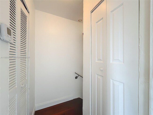 Building Photo - 2133 N 14th Ave