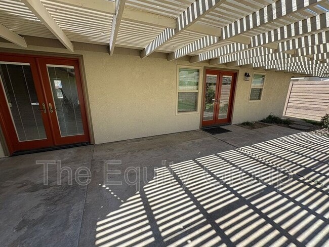 Building Photo - 2322 E Vassar Dr
