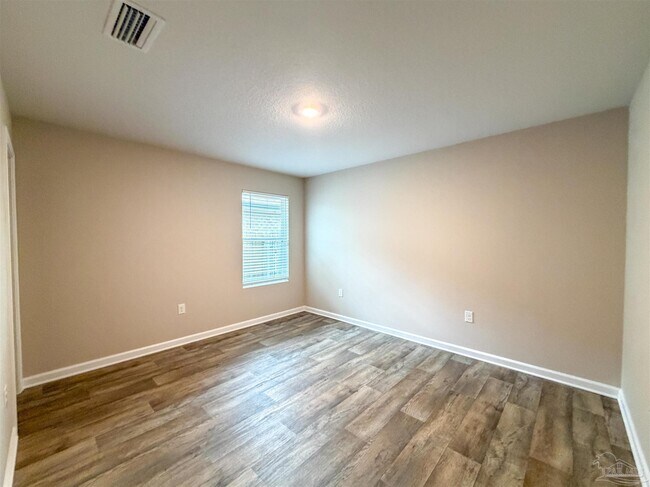 Building Photo - 7836 Lakeside Oaks Dr