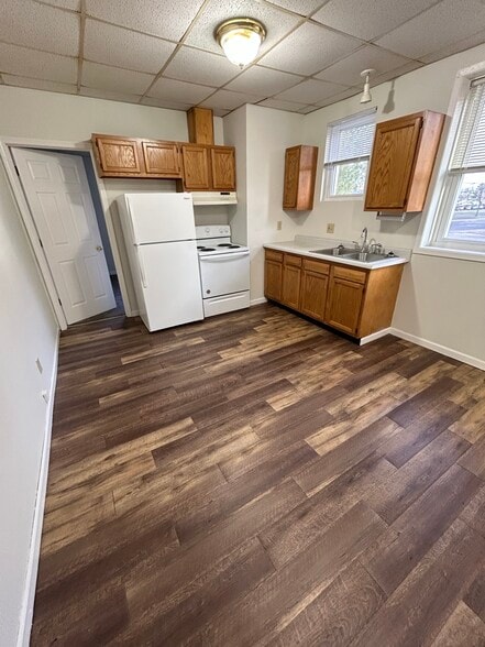 Unit 4 Kitchen - 808 Jefferson Ave