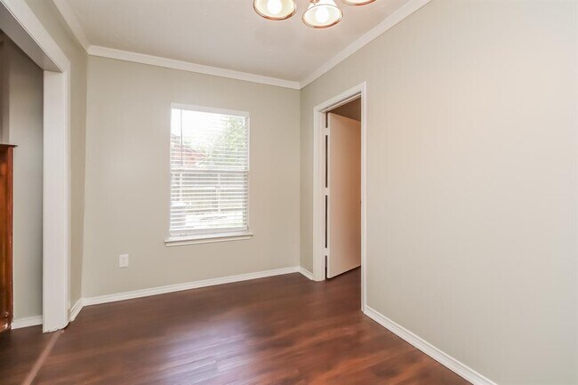 Building Photo - 9411 Spindlewood Dr