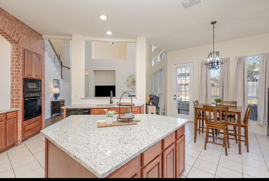 Building Photo - 9201 Royal Burgess Dr