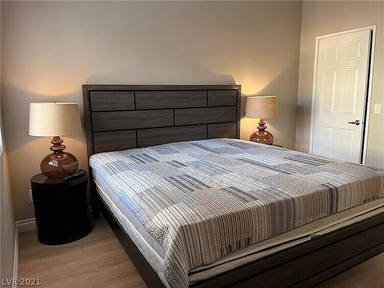 Building Photo - 5130 S Jones Blvd