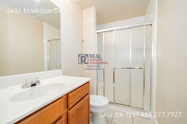 Building Photo - 3401 Kenwood Dr