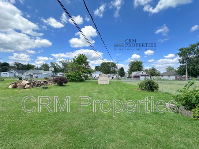 Building Photo - 1034 E Elm St