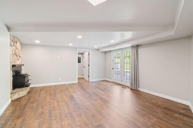 Building Photo - 1159 300 W