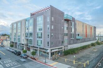 Building Photo - View Point