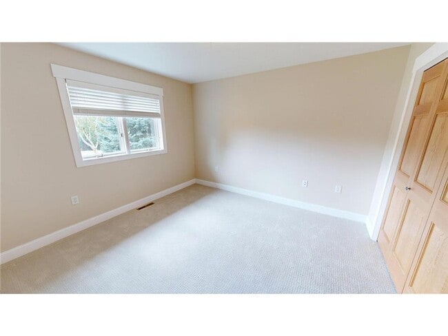Building Photo - 122 Ridge Rd