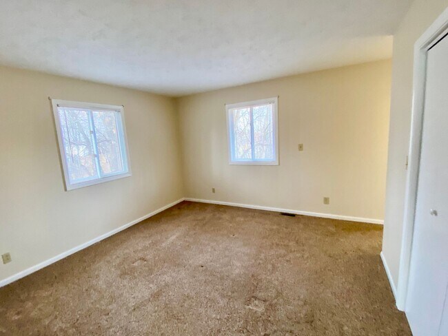 Building Photo - 3925 Halehaven Dr