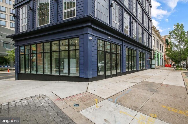 Building Photo - 689 N Broad St