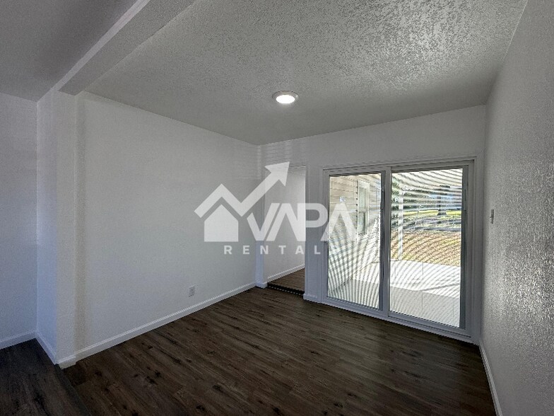 Building Photo - 154 Frances Jean Dr