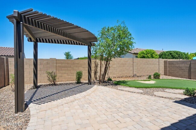 Building Photo - 5554 S Archer