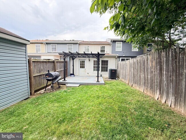 Building Photo - 6416 Lacrosse Ln