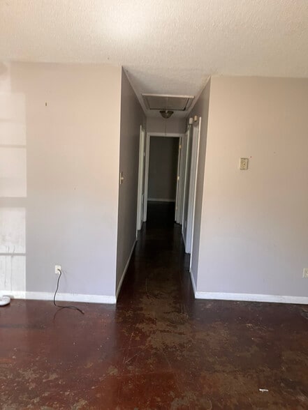 Building Photo - 514 W Ripley Ave