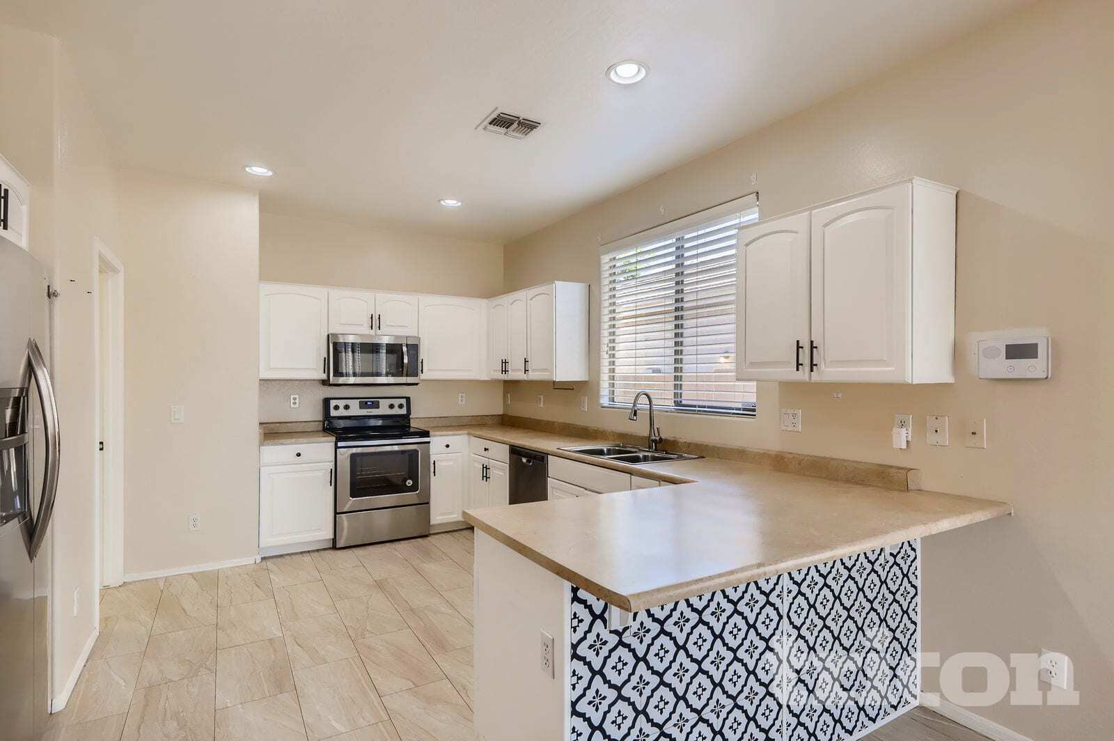Building Photo - 6608 S 45th Ln