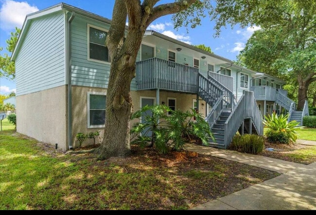 Building Photo - 700 W Pope Rd