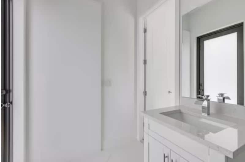 Building Photo - 905 Wabasso Ct