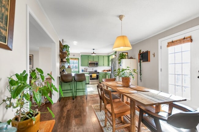 Building Photo - 284 Stephanie Dr