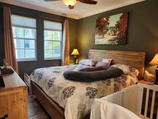 Building Photo - 533 NE 3rd Ave