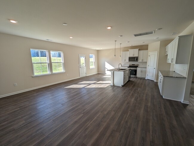 Building Photo - 136 Katrine way