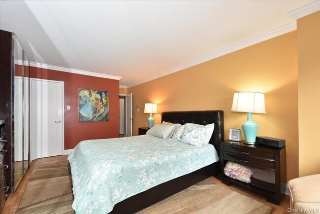 Building Photo - 18-15-18215 215th St