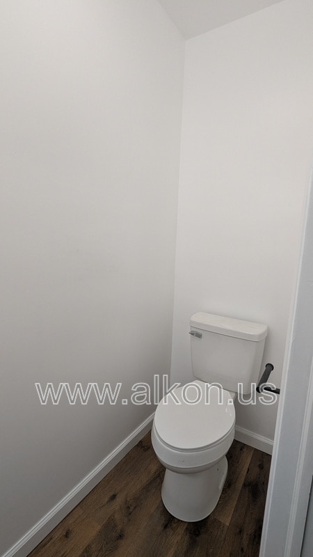 Building Photo - 566 Greenfield Ave