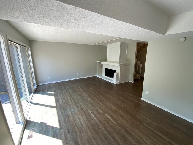 Building Photo - 128 Inglewood Way