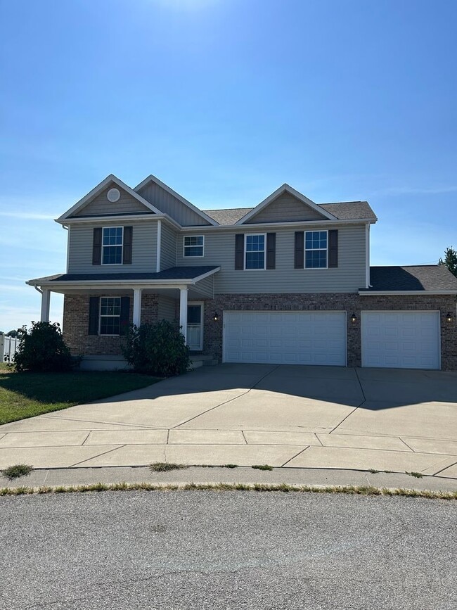 Building Photo - 1105 Lear Ln
