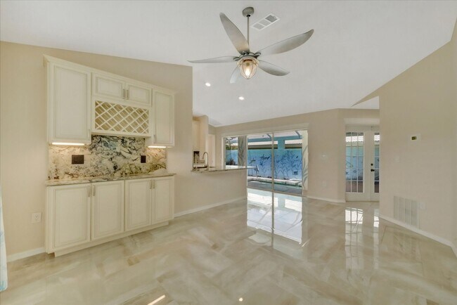 Building Photo - 3BR/2.5BA Private Pool Home | Chestnut Creek Community in Venice