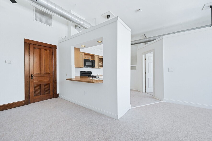 Building Photo - 249 N Athenian Ave