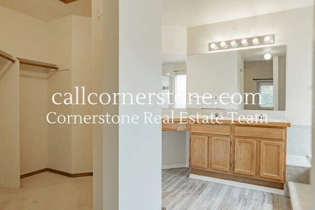 Building Photo - 6385 Shirecliff Dr