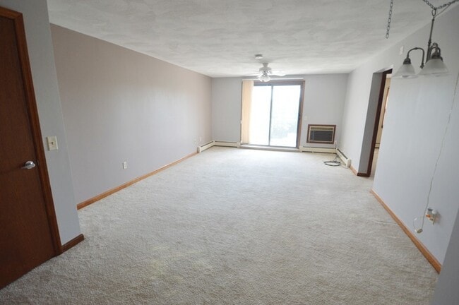 Building Photo - Holden Condo: 1 Bed 1 Bath