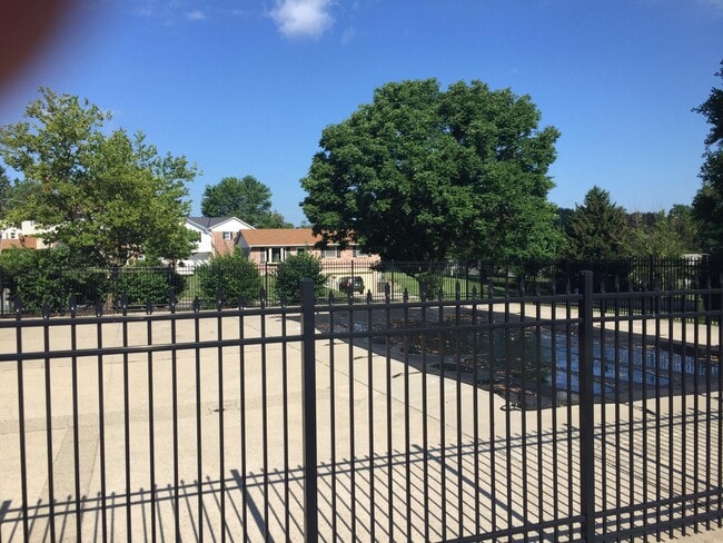 Condo pool - 4906 Chalet Dr