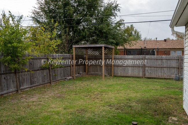 Building Photo - Wonderful 3BD/2BD Home minutes away from Quail Springs Mall & Chisholm Creek.