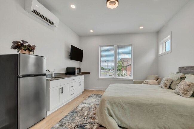 Building Photo - 1 Br / 1 Ba Fully Furnished