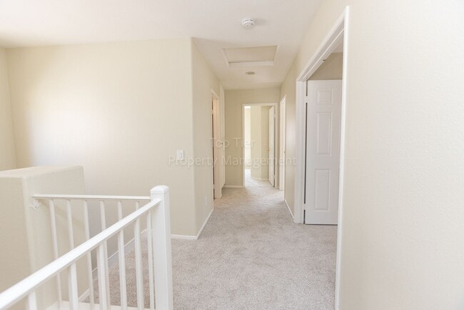 Building Photo - Beautiful home in Sunset Glen with 4 bedrooms 2.5 bath, 1726 Sq Ft available NOW